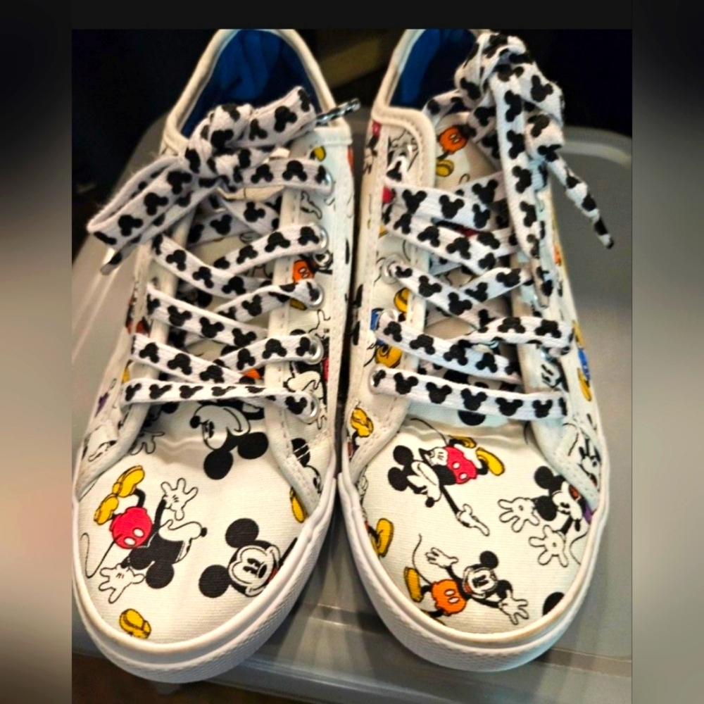 Disney Mickey mouse shoes women size 7